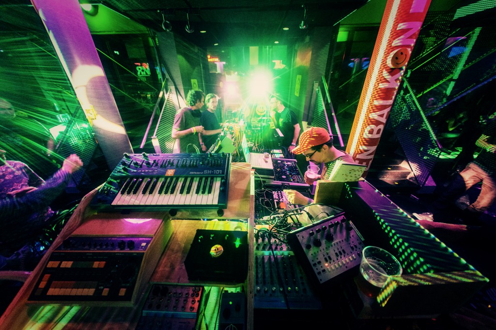 WirWar – Incubate Festival [2013]